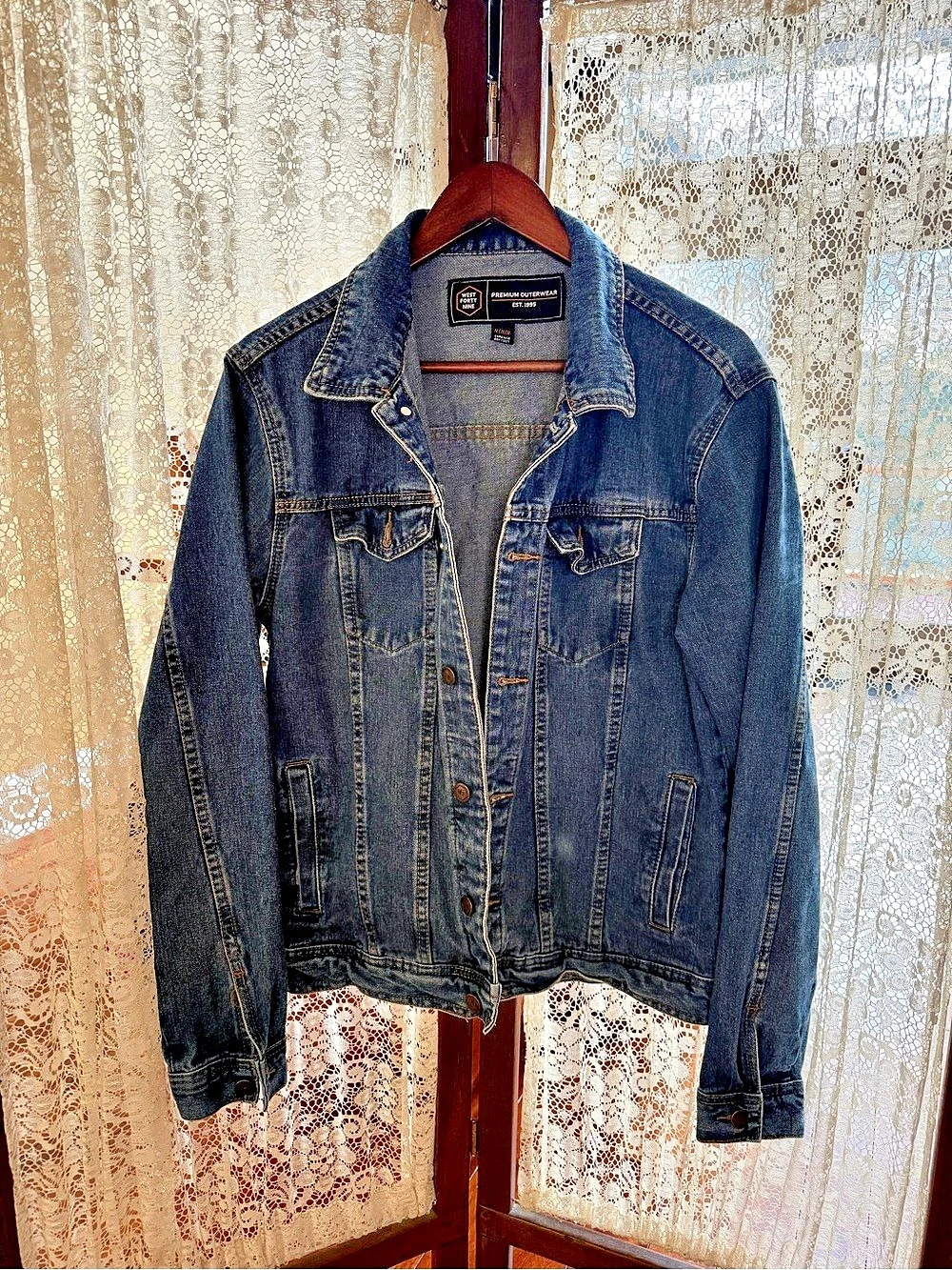 West Forty Nine Women's Denim Jean Jacket in Blue Like New